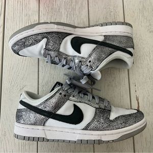 Nike Dunk Low ‘Golden Gals’ Metallic Silver White
